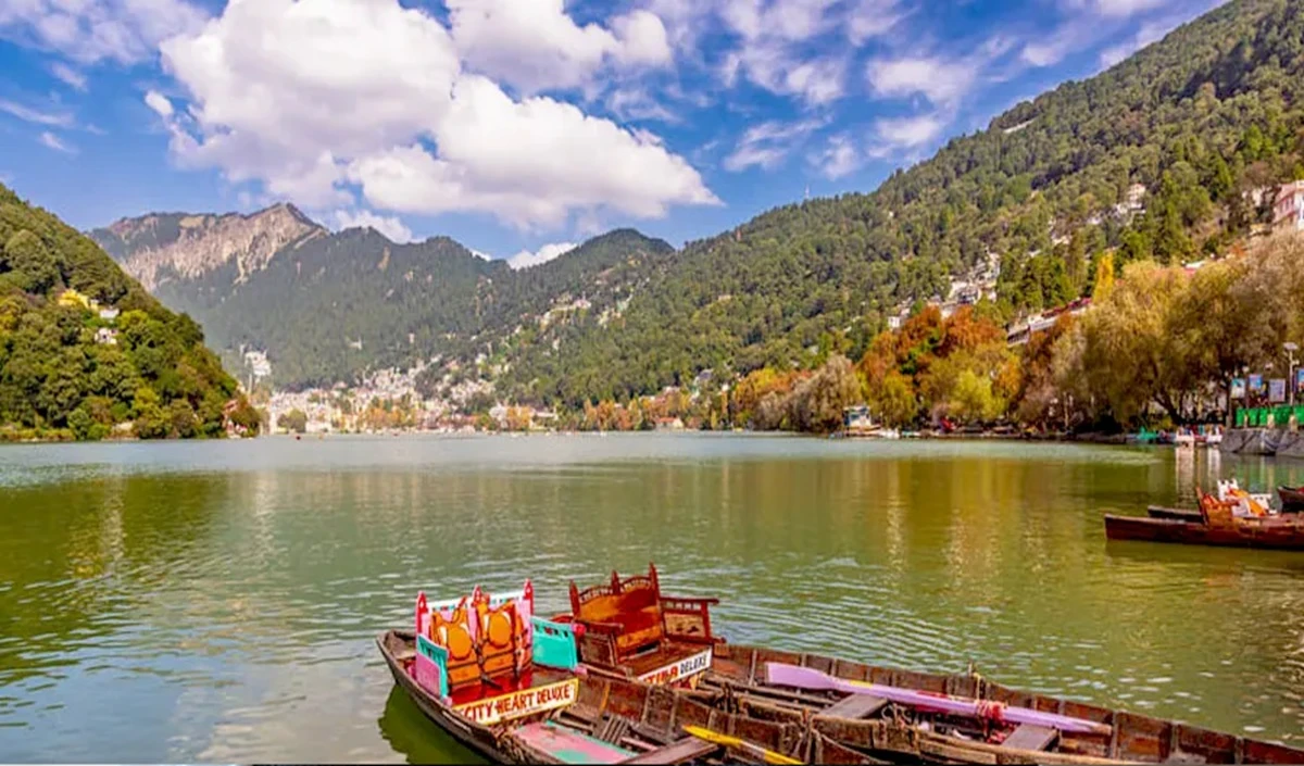 Travel Tips: नैनीताल घूमने का बना रहे हैं प्लान तो सिर्फ 5000 रुपए में देख सकेंगे हसीन वादियां