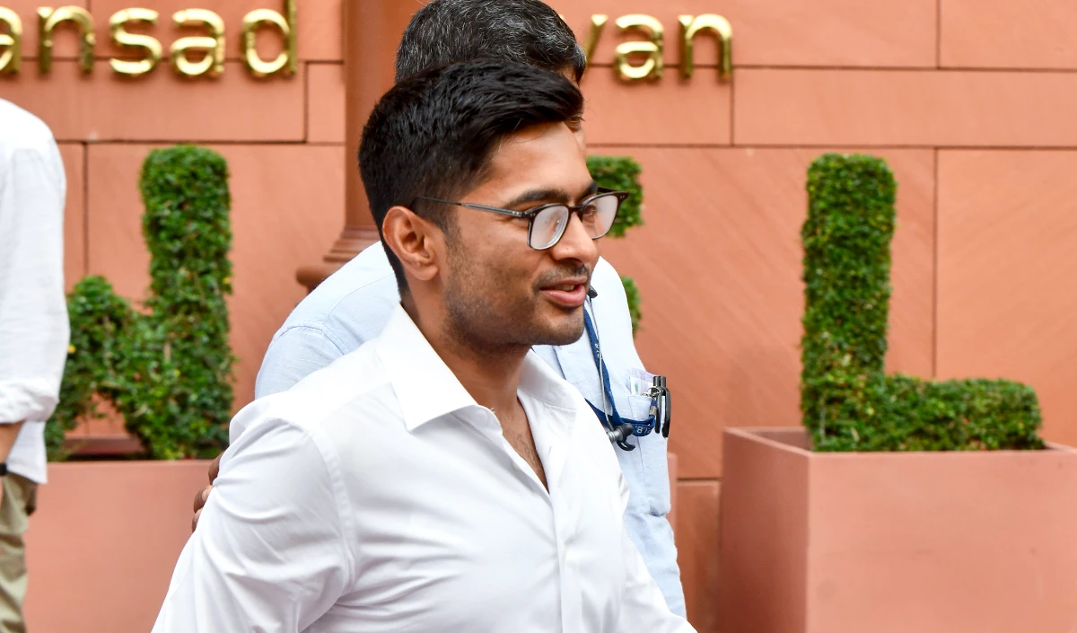 अभिषेक बनर्जी ने दुष्कर्म और हत्या मामलों में त्वरित न्याय के लिए विधेयक लाने का आह्वान किया