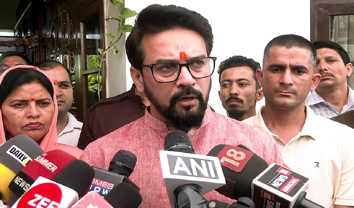‘जिनके पूर्वज पिछड़े वर्ग को बुद्धू कहते थे…’ जाति विवाद के बीच अनुराग ठाकुर ने फिर साधा राहुल गांधी पर निशाना