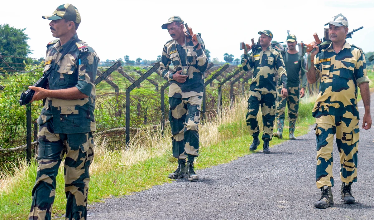 राजस्थान: बीएसएफ ने भारत-पाकिस्तान सीमा पर स्थित गांव से ड्रोन और 15 करोड़ रुपये की हेरोइन बरामद की