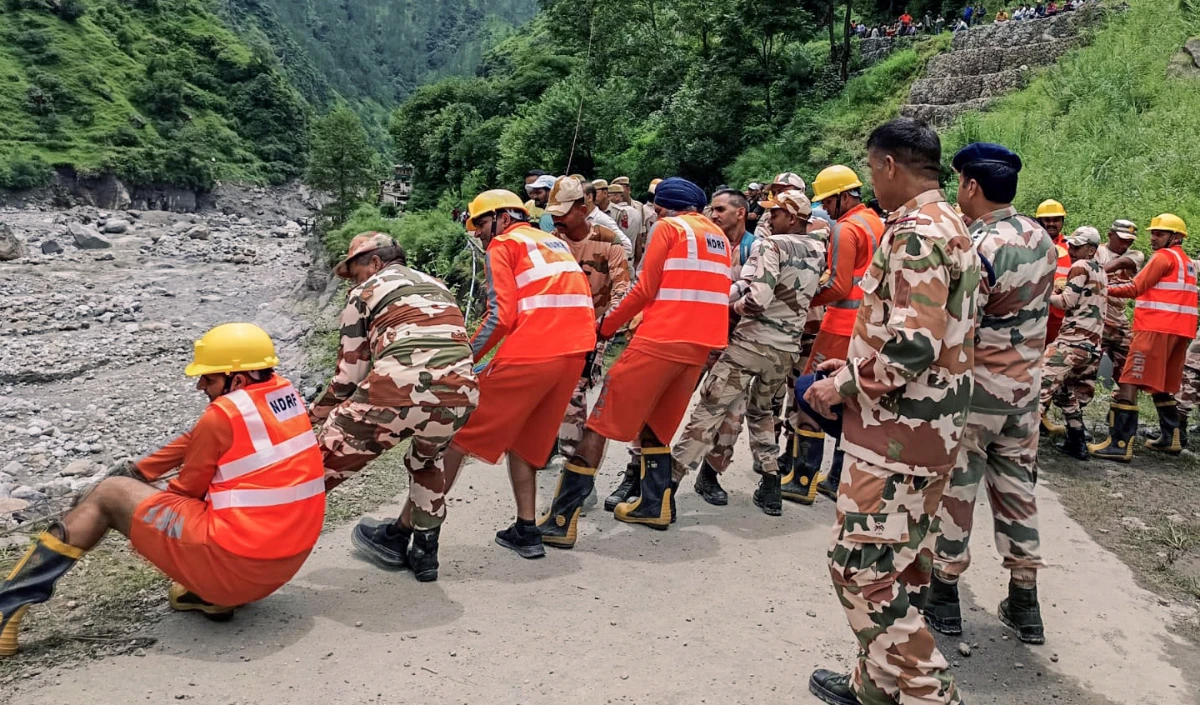 Himachal Cloudburst: लगभग 50 लोगों के मरने की आशंका, राहत और बचाव कार्य जारी