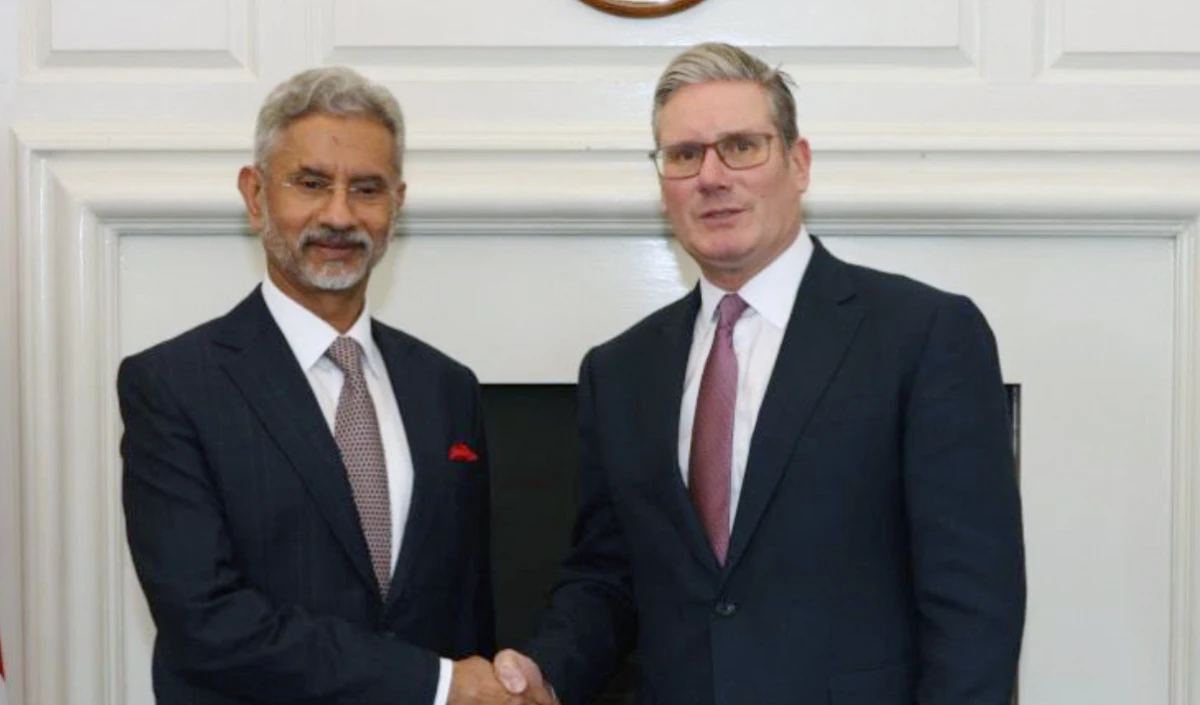 ब्रिटेन में ‘धुर दक्षिणपंथियों की गुंडागर्दी’ को लेकर PM Keir Starmer ने आपात बैठक बुलाई