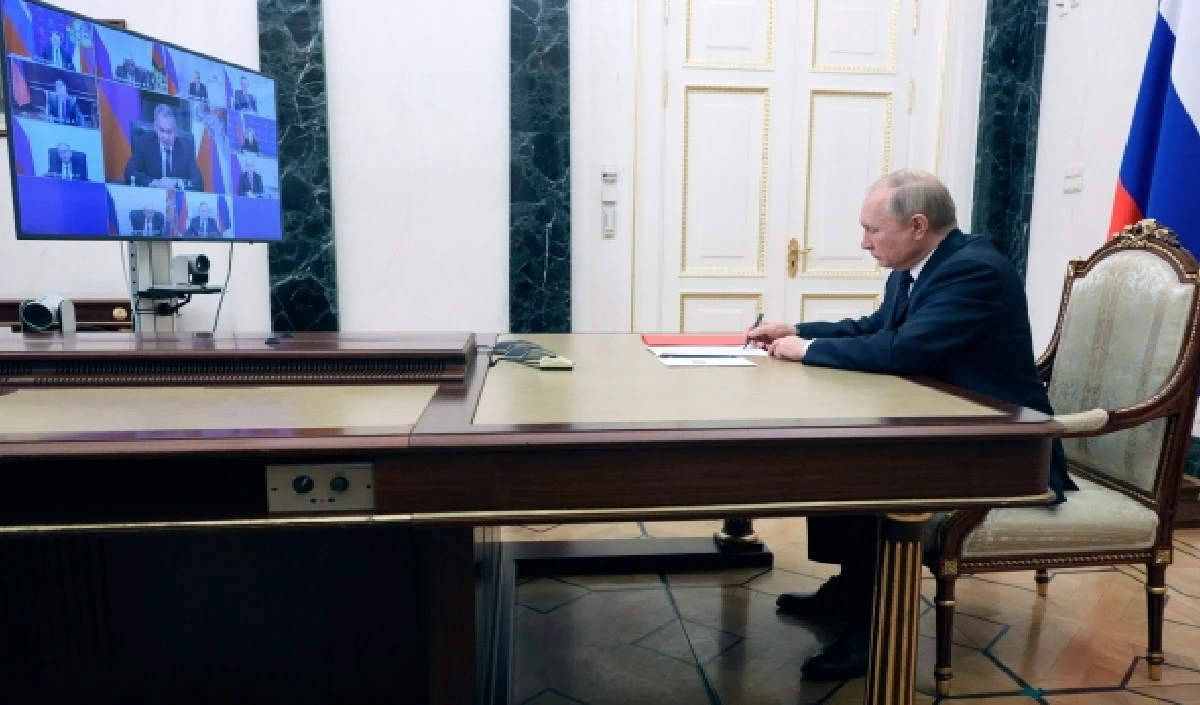 Ukraine की धरती पर कदम रखने ही वाले हैं मोदी, तभी पुतिन ने आनन-फानन में लिया हैरान करने वाला फैसला