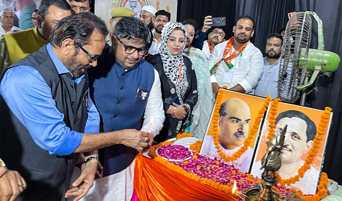 मुसलमानों की बीजेपी को वोट देने में कंजूसी नाजायजः मुख्तार अब्बास नकवी