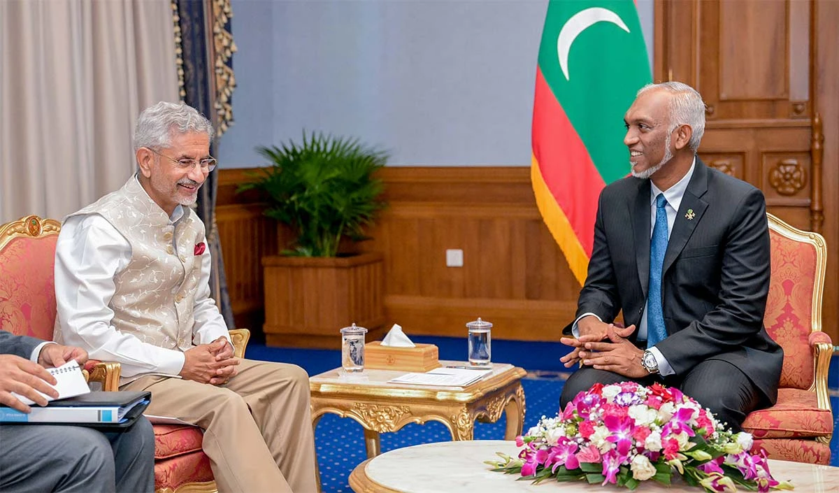 Prabhasakshi Exclusive: India-Maldives Relation में सुधार कैसे आ गया? Mohamed Muizzu को सही राह पर कैसे ले आये Modi?