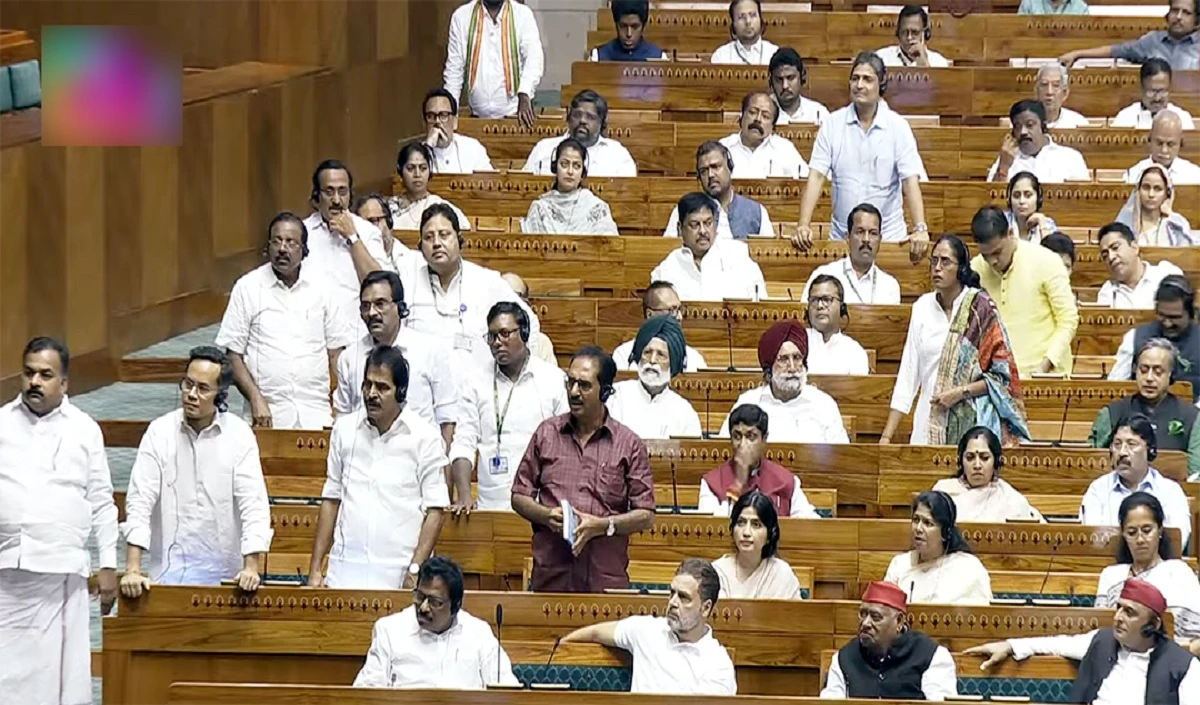 Sansad Diary: अनुराग ठाकुर के बयान पर आज भी हुआ हंगामा, PM Modi के खिलाफ विशेषाधिकार हनन का नोटिस