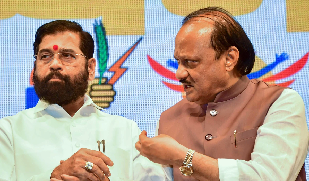 एकनाथ शिंदे के मंत्री का विवादित बयान, बोले- अजित पवार के बगल में बैठता हूं तो आती है उल्टी, NCP का पलटवार