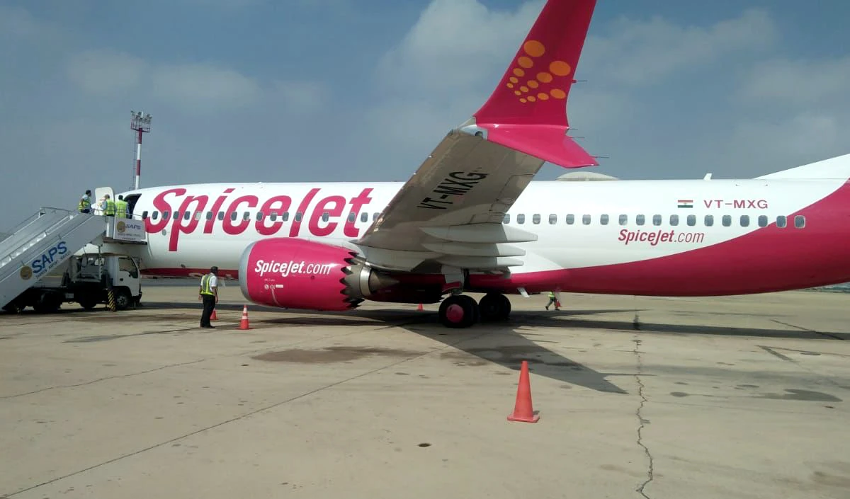 SpiceJet की उड़ानें रद्द होने से यात्री दुबई में फंसे
