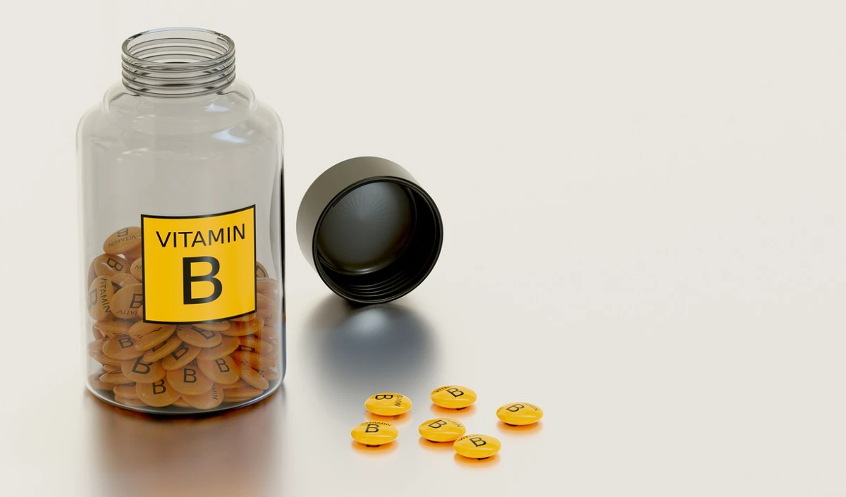 Vitamin B12 Deficiency: जानिए विटामिन बी12 की कमी से क्या होता है? कैसे इससे छुटकारा पाएं