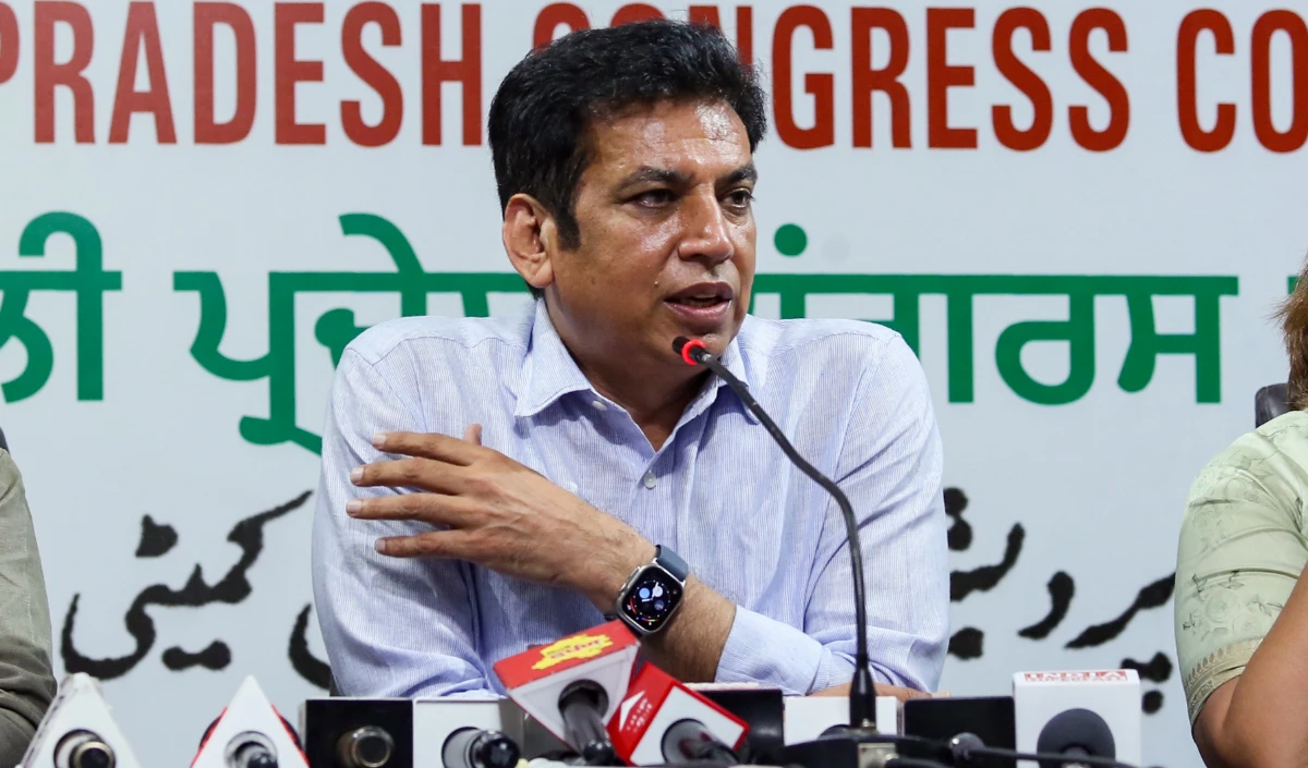 AAP द्वारा केजरीवाल की तुलना भगवान राम से करने पर भड़की कांग्रेस, देवेन्द्र यादव बोले- अजीब खेल चल रहा