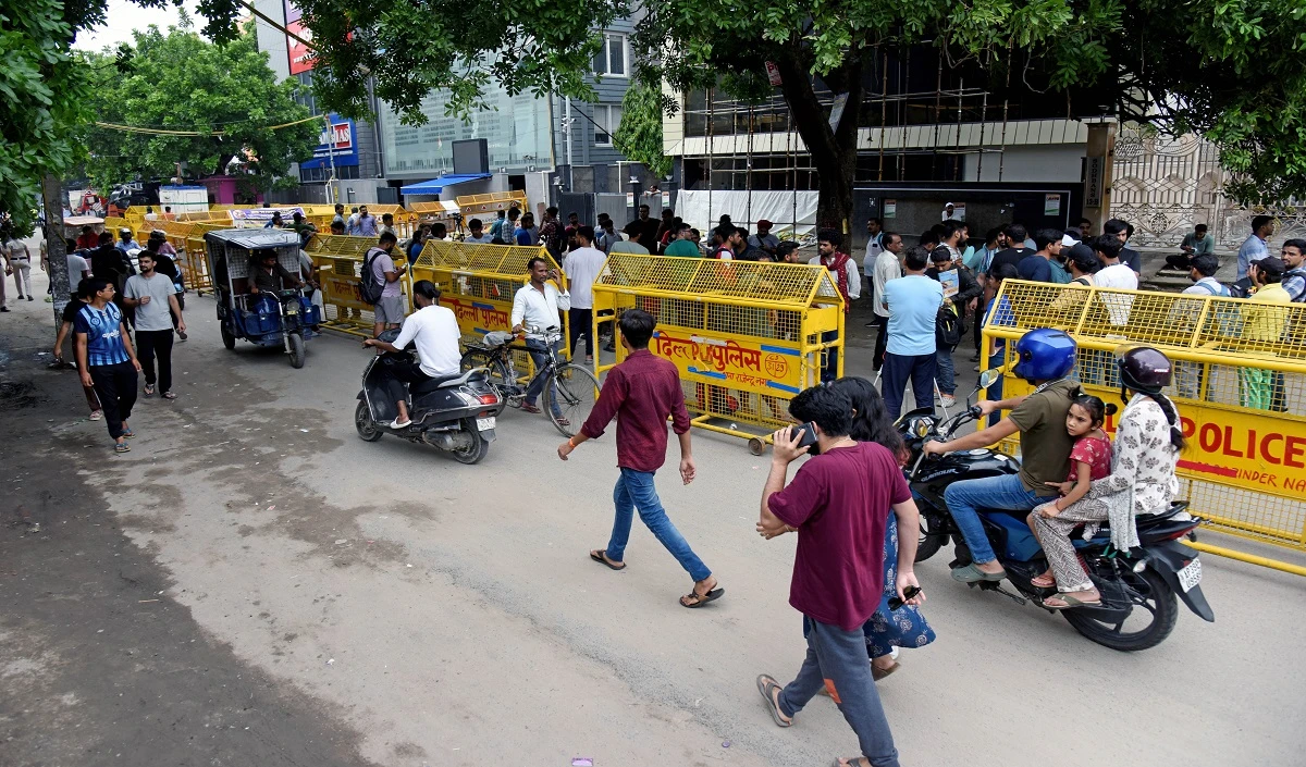 दिल्ली के शाही ईदगाह के पास भारी पुलिस फोर्स तैनात, प्रदर्शन को लेकर फैलाई गई  थी अफवाह