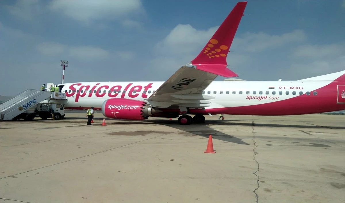 SpiceJet की याचिका पर सुप्रीम कोर्ट करेगा सुनवाई, 3 विमानों के इंजन बंद करने के  HC के आदेश को दी चुनौती