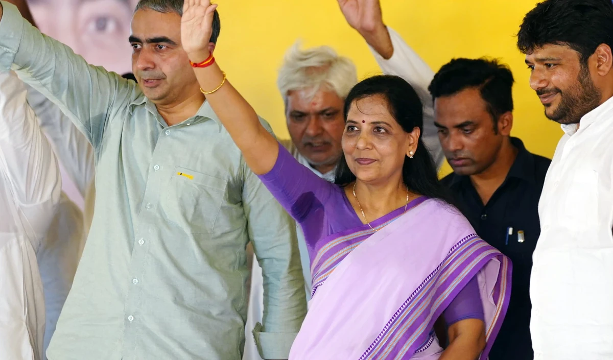Sunita Kejriwal ने मतदाताओं से  हरियाणा के लाल  अरविंद केजरीवाल के साथ खड़े होने की अपील की
