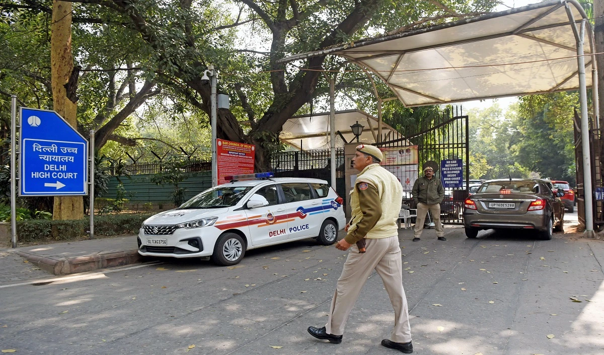 एडवोकेट प्रोटेक्शन एक्ट पर दिल्ली HC ने AAP सरकार से मांगी जानकारी, स्टेटस रिपोर्ट सौंपने को कहा