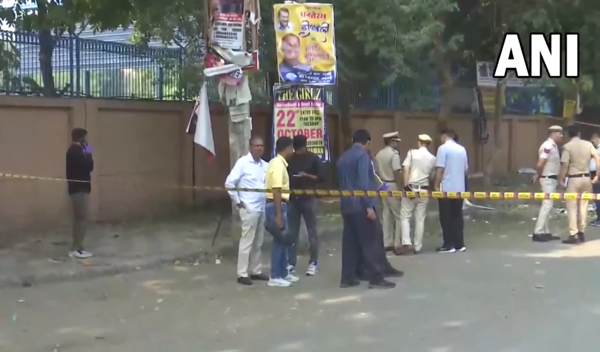 Delhi Blast । एक के बाद एक घटनास्थल पहुंच रहीं जांच एजेंसियां, चश्मदीदों ने बताया कैसा था धमाके के दौरान का मंजर