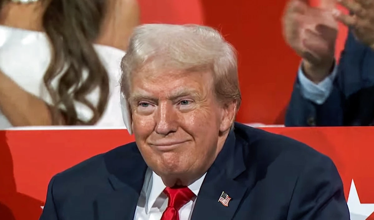 क्या YouTube ने Donald Trump के जो रोगन के साथ 3 घंटे के पॉडकास्ट को सेंसर किया? Joe Rogan से चुनाव के लिए उनका समर्थन! जानें क्या हैं की सच्चाई