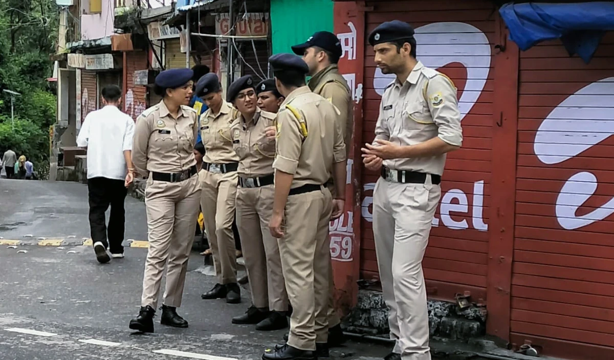 अहमदाबाद पुलिस ने 48 अवैध बांग्लादेशी प्रवासियों को हिरासत में लिया