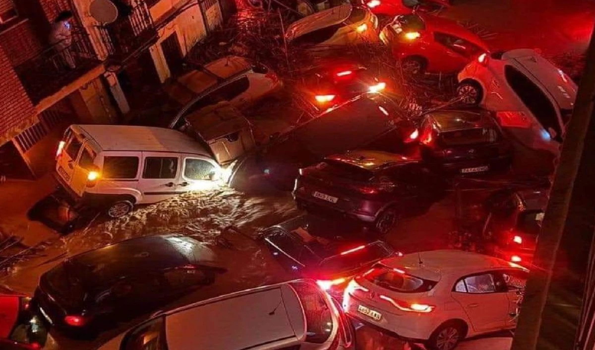 Spain में अचानक आये तूफान व बाढ़ से 51 लोगों की मौत, हजारों लोग बेघर