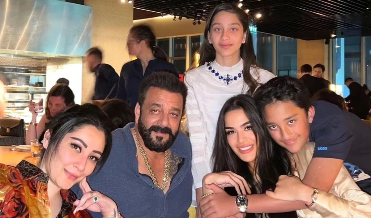 Bollywood Wrap Up| बोल्डनेस में उर्फी जावेद को भी मात देती हैं Sanjay Dutt की लाडली Trishala Dutt