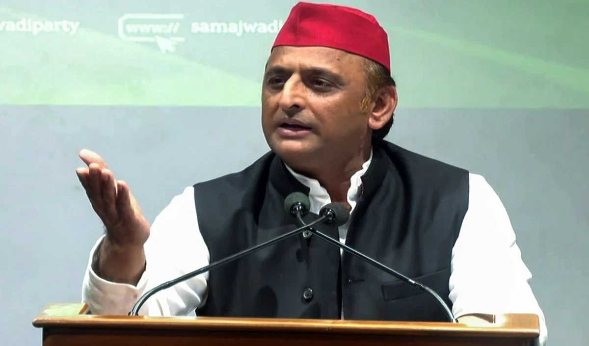 भाजपा ‘हेराफेरी’ के जरिए चुनाव जीतने के लिए प्रशासन पर दबाव बना रही है: Akhilesh का आरोप
