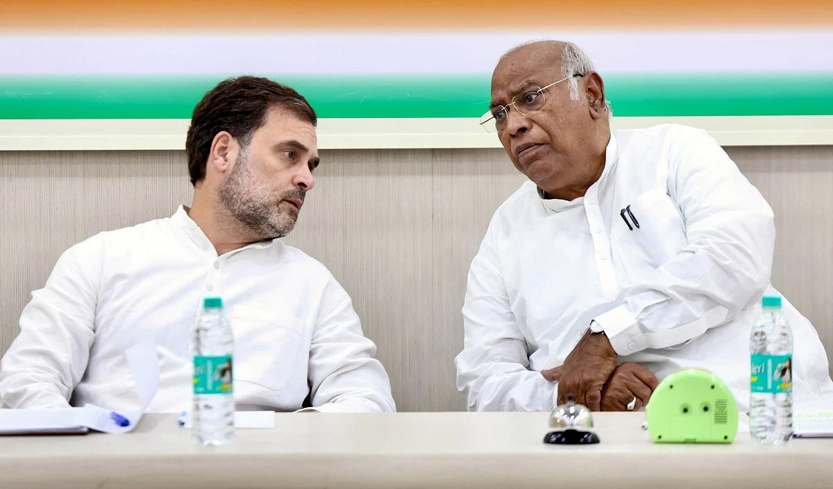 चुनावी नजीतों से पहले हाई अलर्ट में कांग्रेस, झारखंड और महाराष्ट्र के नियुक्ति किये ऑर्ब्जवर