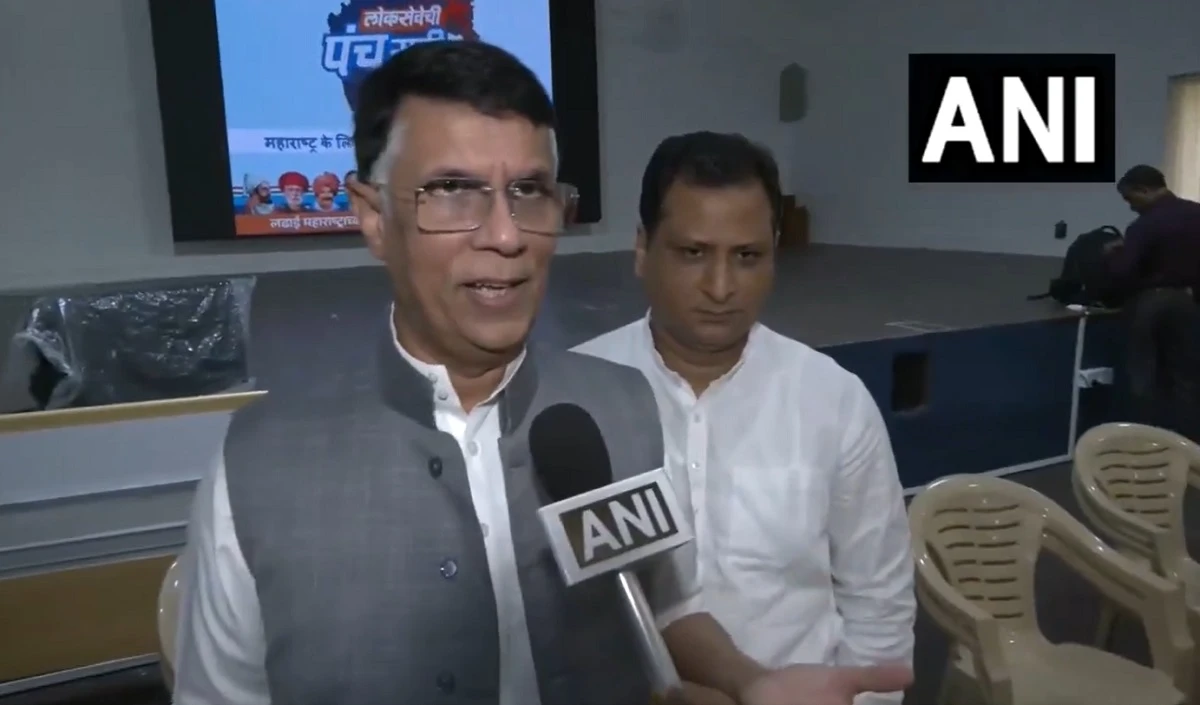 लोकसभा चुनाव के दौरान संविधान बदलने की बात कह रहे थे, फडणवीस के बयान पर कांग्रेस ने किया पलटवार