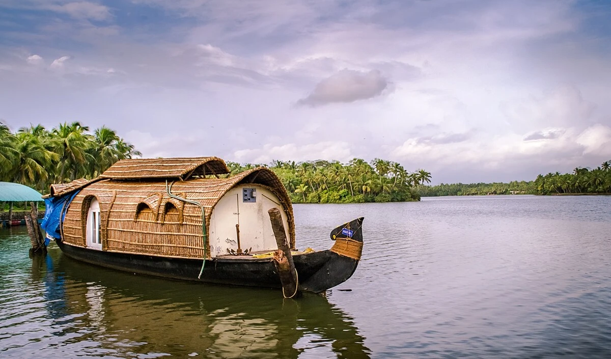 Kerala Travel: केरल की यह अद्भुत जगह देख भूल जाएंगे मुन्नार और वायनाड, पार्टनर के साथ बिता आएं क्वालिटी टाइम