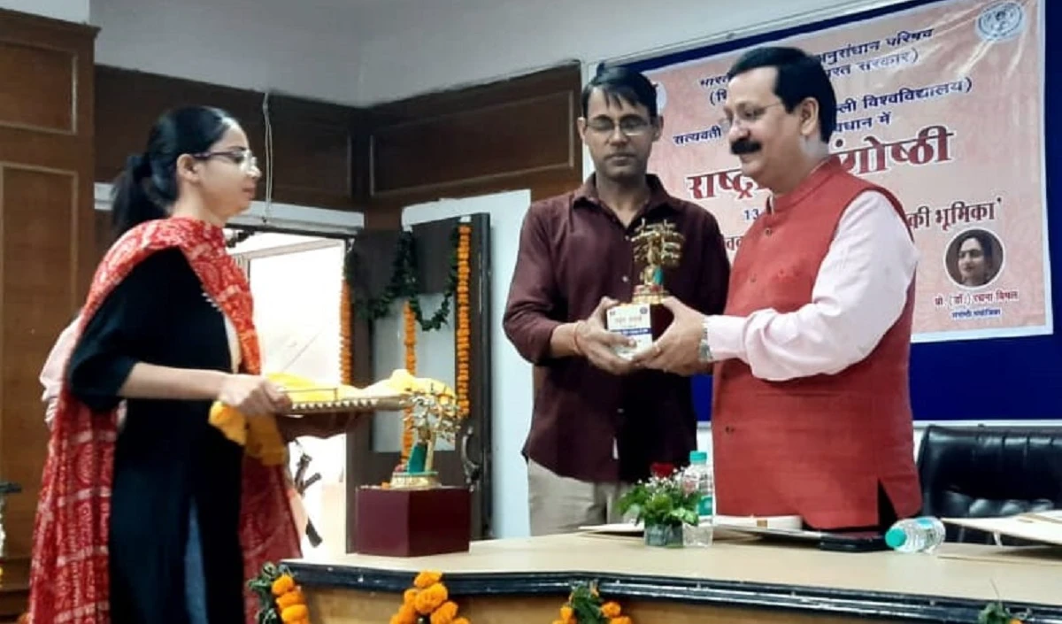 मूल्यबोध है हिंदी पत्रकारिता का दार्शनिक आधार: Prof. Sanjay Dwivedi