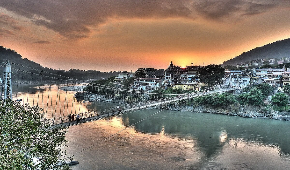 Travel Tips: जन्नत से कम नहीं हैं ऋषिकेश की ये ऑफबीट जगहें, परिवार के साथ बिता आएं सुकून के कुछ पल