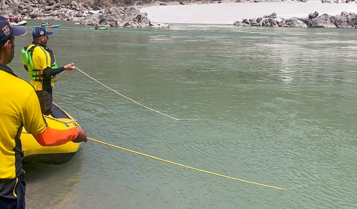 उत्तर प्रदेश के बलिया में तालाब में डूबने से बच्चे की मौत