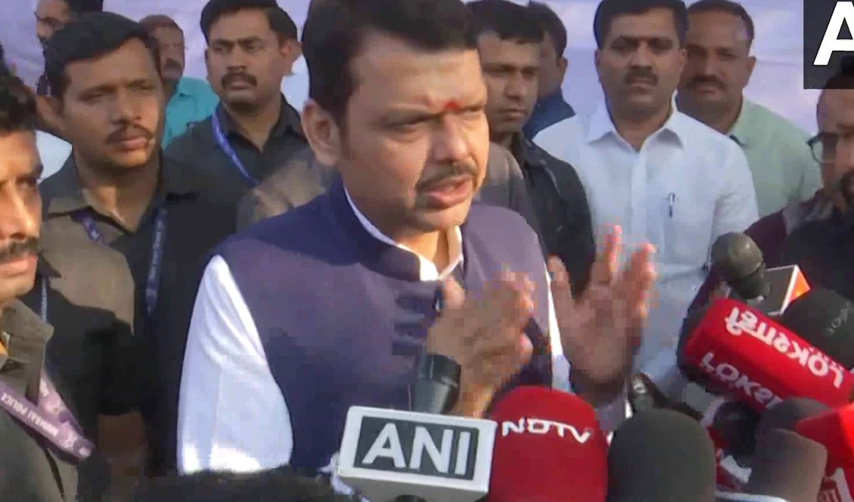 उनका काम नफरत फैलाना, राजनीतिक मकसद से आए हैं… राहुल गांधी के परभणी दौरे पर बोले फडणवीस
