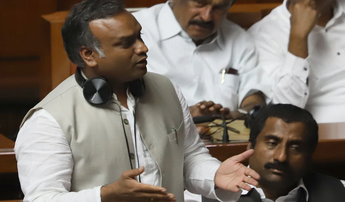 कर्नाटक के ठेकेदार ने की आत्महत्या, सुसाइड से पहले लिया प्रियांक खरगे के करीबी राउडी-शीटर ​​का नाम