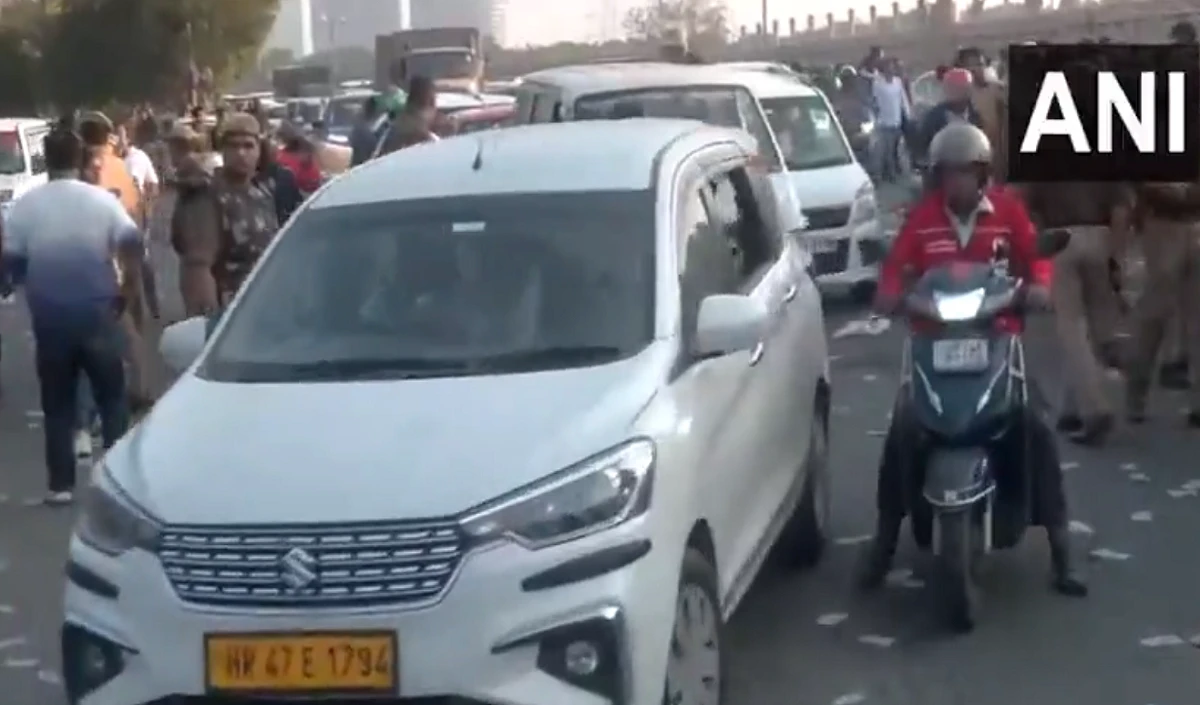 फिलहाल दिल्ली कूच नहीं करेंगे किसान, दलित प्रेरणा स्थल में करेंगे विरोध प्रदर्शन, नोएडा बॉर्डर से हटी बैरिकेडिंग