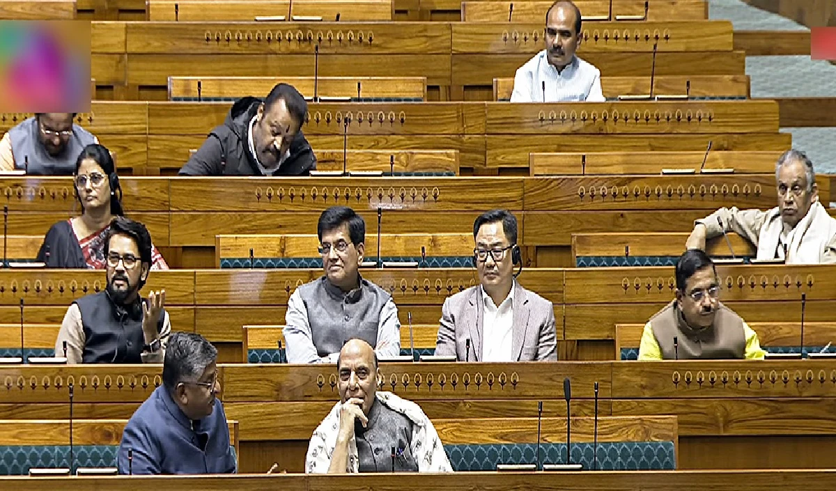 One Nation One Election: व्हिप के बावजूद 20 से ज्यादा सांसद गैरहाजिर, नोटिस भेजेगी BJP