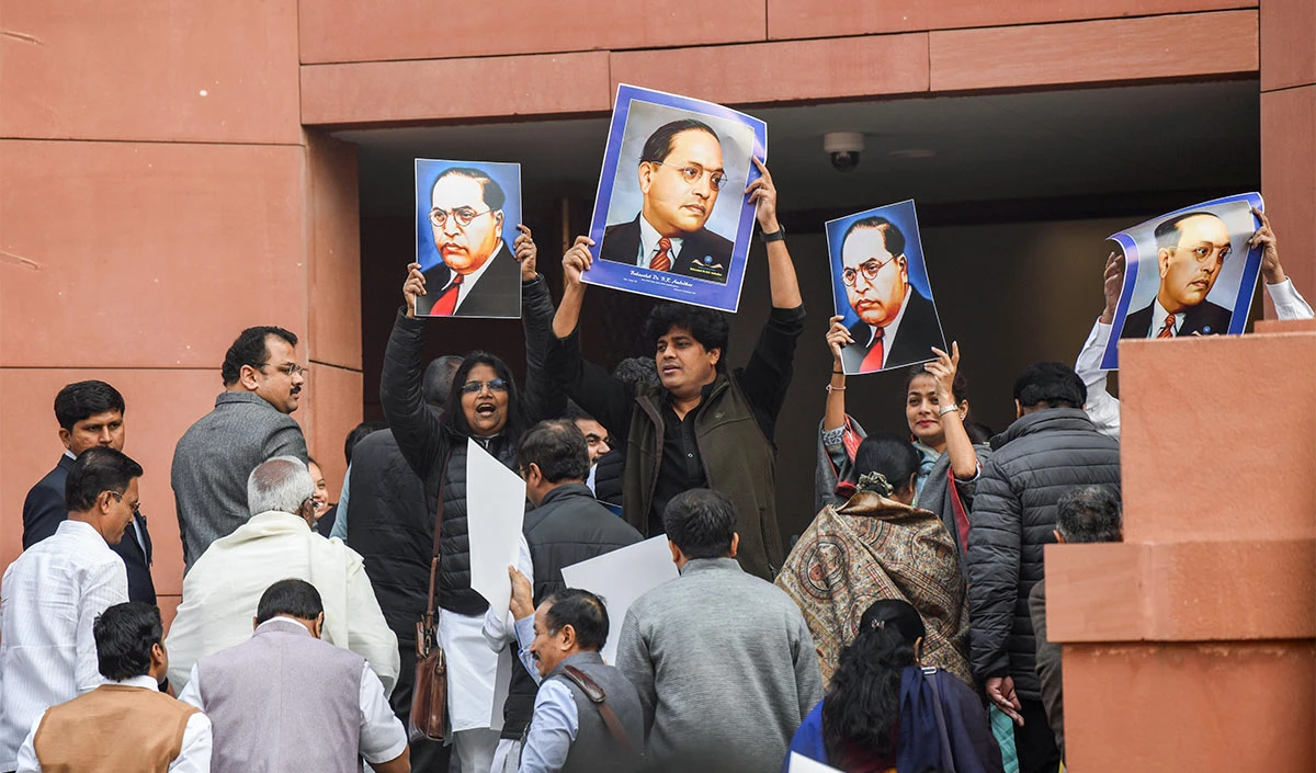 Parliament Diary: Ambedkar के संदर्भ में Amit Shah के बयान को विपक्ष ने बनाया हंगामे का आधार, नहीं चली संसद