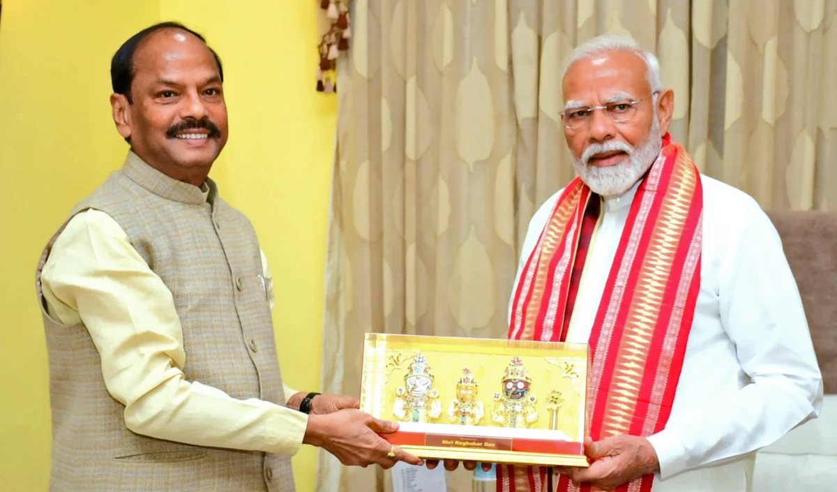 सक्रिय राजनीति फिर से होगी रघुवर दास की एंट्री? क्या है इस्तीफे का राज, कयासों का बाजार गर्म