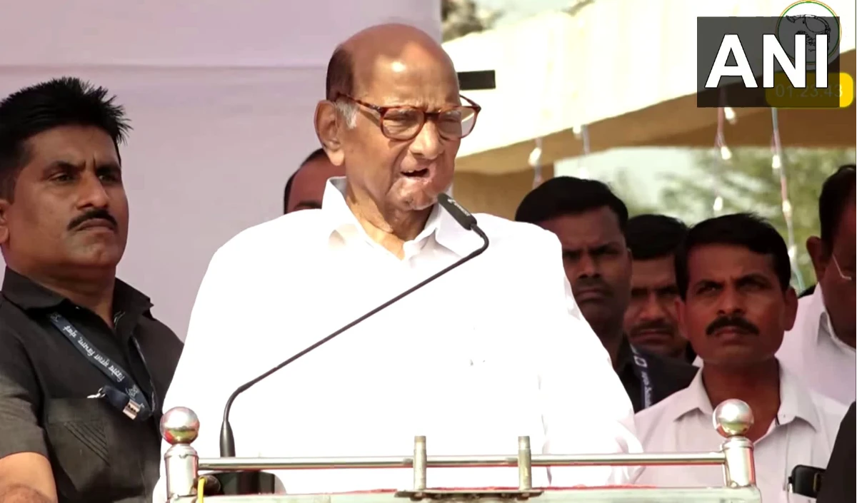 महाराष्ट्र में थम नहीं रहा विवाद, Markadwadi के ईवीएम विरोधी कार्यक्रम में शामिल हुए Sharad Pawar, कर दी ये मांग