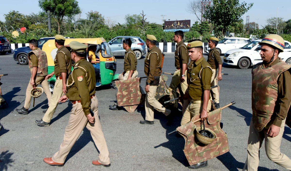 किसानों के मार्च के मद्देनजर दिल्ली के सिंघु बॉर्डर पर सुरक्षा बढ़ाई गई