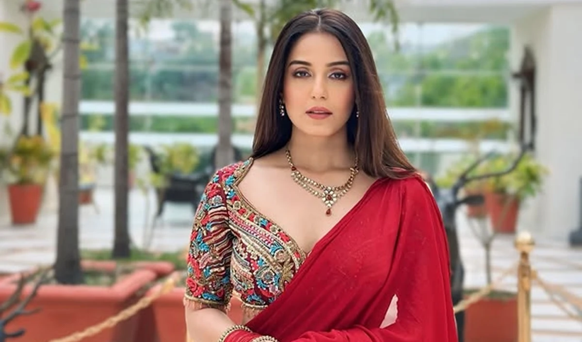 Bollywood Wrap Up | टीवी एक्ट्रेस Srishty Rode अस्पताल में हुईं भर्ती, हसीना को ऑक्सीजन सपोर्ट पर देख चौंके फैंस