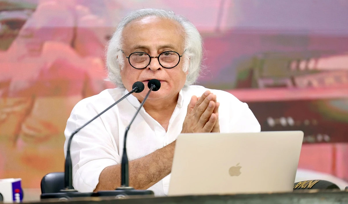 संविधान पर हो रहा हमला, कांग्रेस बोली- राष्ट्रविरोधी बयान के लिए मोहन भागवत को मांगनी होगी माफी