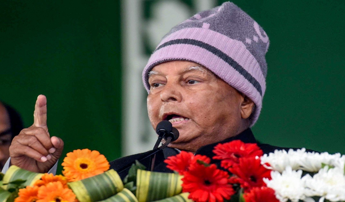 राइट टर्न लेगा बिहार, इस बार तेजस्वी सरकार, लालू यादव का नीतीश सरकार पर पोस्टर वार
