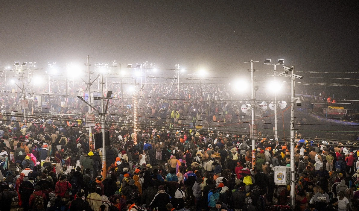 Mahakumbh 2025: महाकुंभ में कई बाबा कर रहे भक्तों का ध्यान आकर्षित, किसी के पास वैदिक ज्ञान तो कई आयुर्वेद से लुभा रहा
