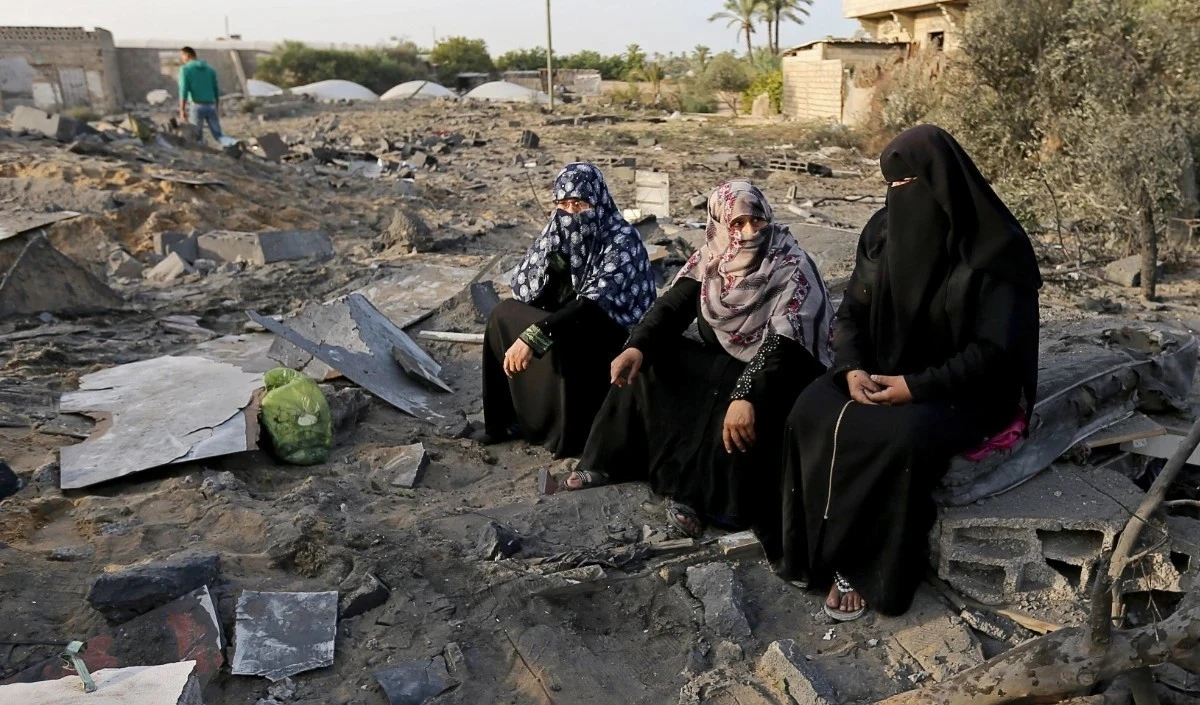 आश्रय स्थलों में रह रहे कई फलस्तीनी मलबे में बदल चुके घरों में लौटने के इच्छुक नहीं