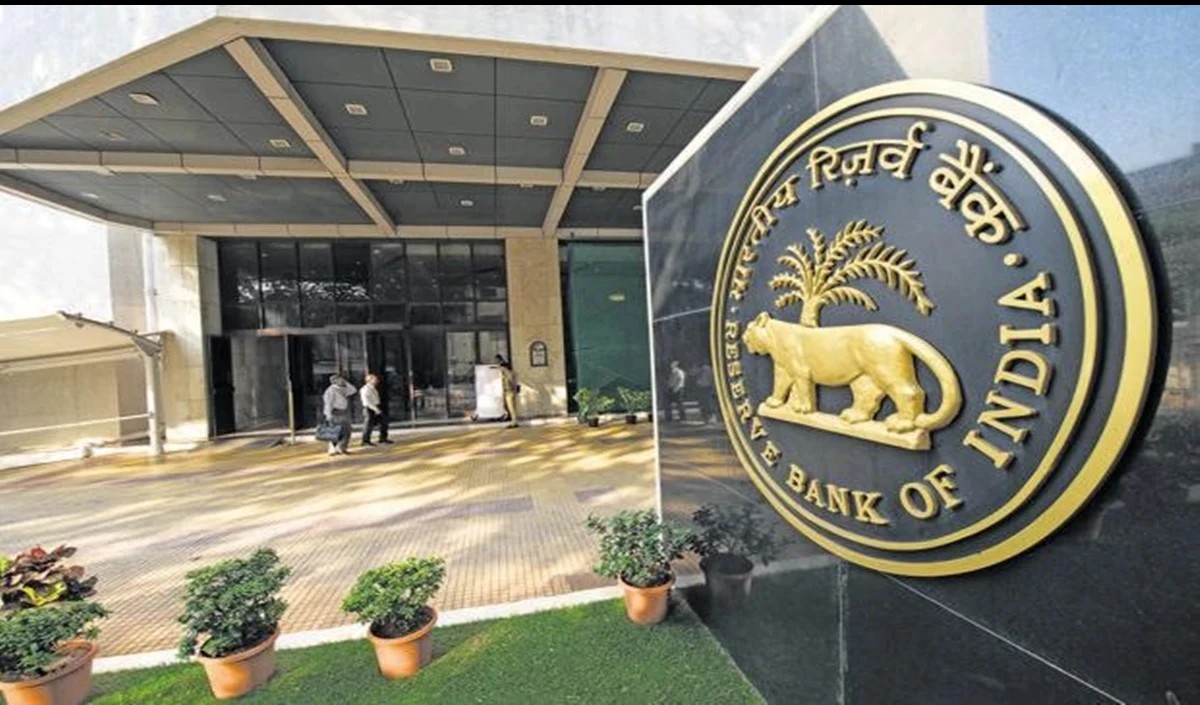 आरबीआई ने बैंकिंग प्रणाली में नकदी डालने के उपायों की घोषणा की