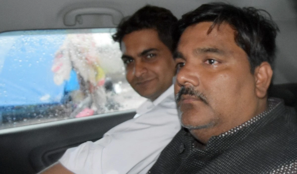 ऐसे लोगों को तो चुनाव लड़ने ही नहीं देना चाहिए, ताहिर हुसैन की याचिका पर बोला सुप्रीम कोर्ट
