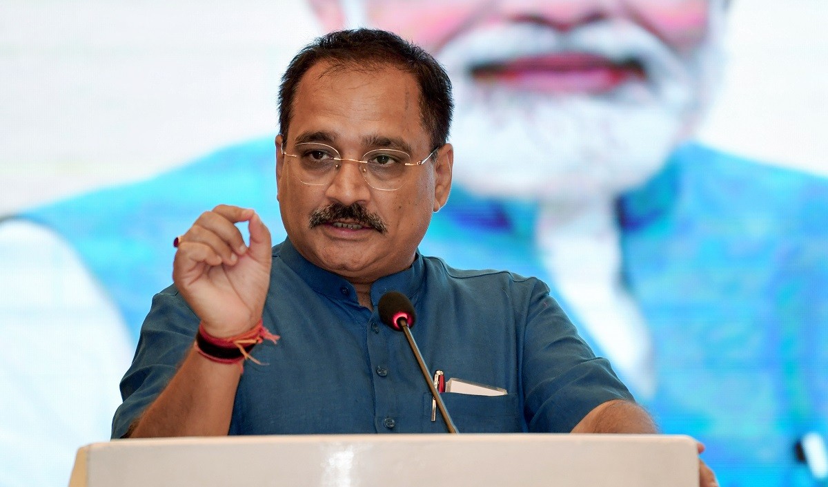 चुनाव नहीं लड़ेंगे दिल्ली बीजेपी प्रमुख वीरेंद्र सचदेवा! AAP ने ऐसे कर दिया ट्रोल
