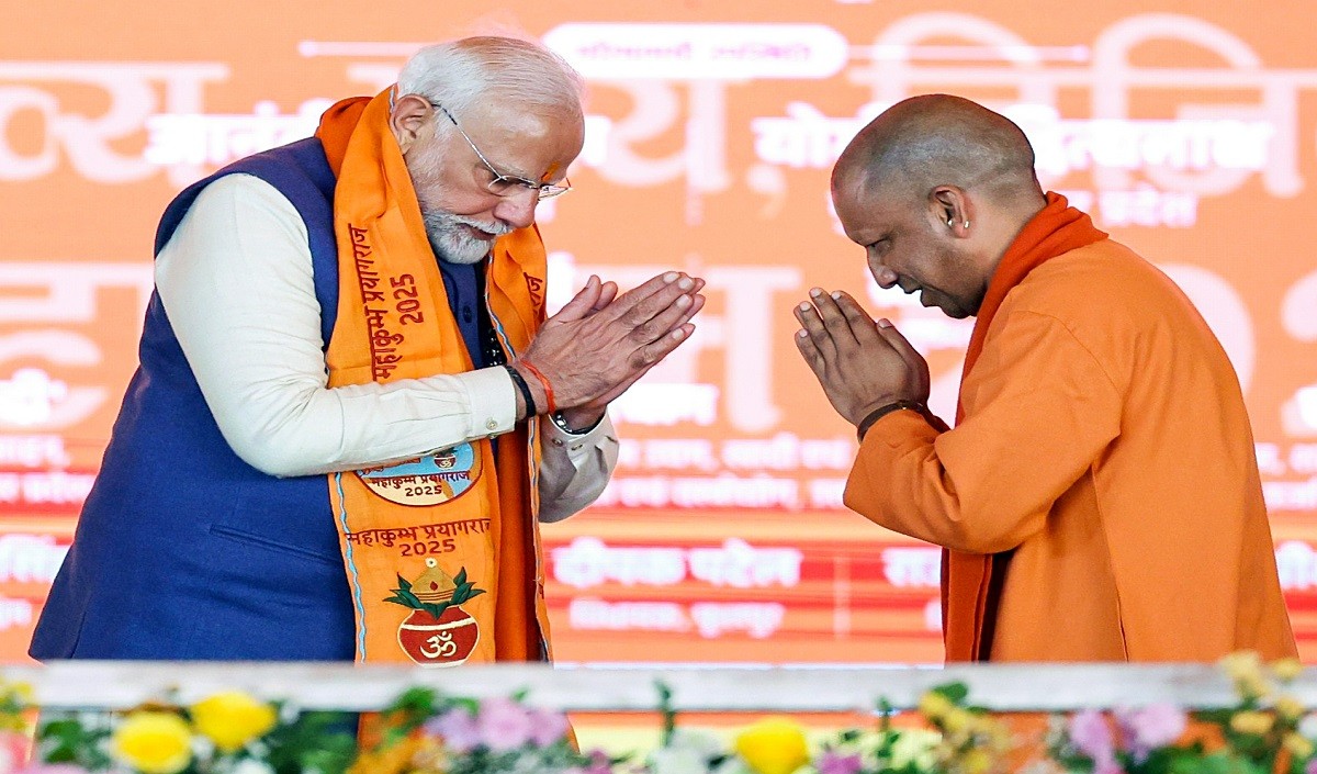 Mahakumbh 2025: प्रयागराज में कुंभ का आमंत्रण, पीएम मोदी से मिलने के लिए प्रधानमंत्री आवास पहुंचे CM योगी
