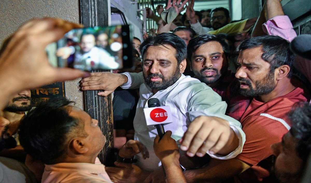 मुझे गिरफ्तार करने का क्या मतलब है? कोर्ट से राहत के बाद ‘लापता’ अमानतुल्लाह खान सामने आए