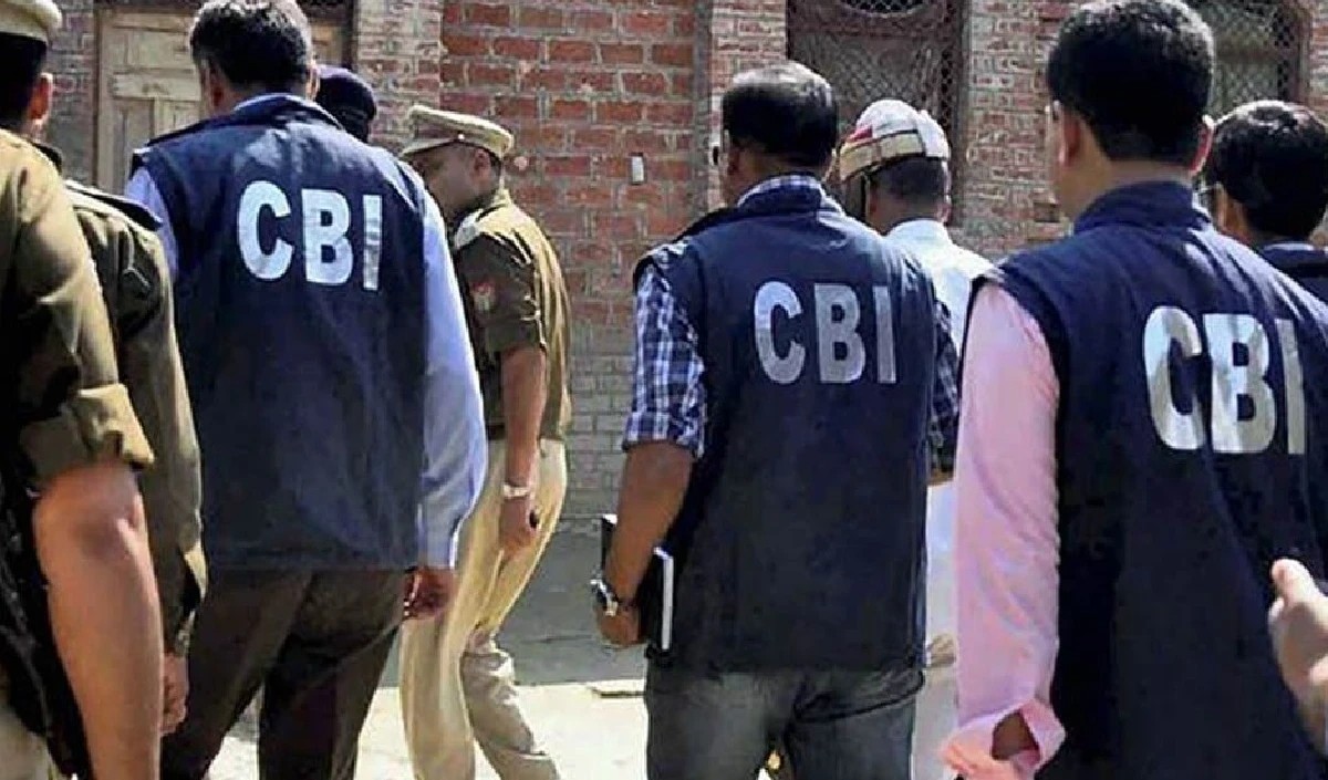 सीबीआई ने रिश्वतखोरी के आरोप में तीन रेलवे अधिकारियों पर मामला दर्ज किया