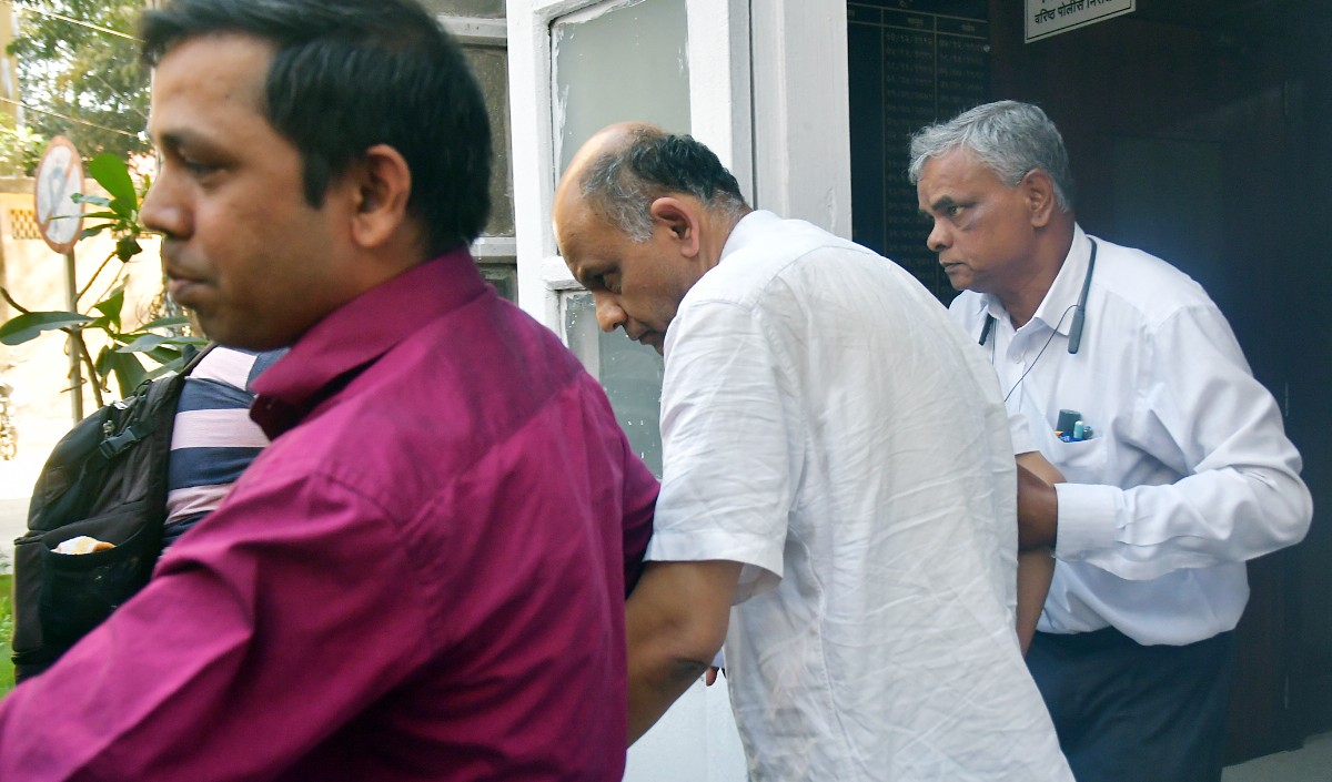 न्यू इंडिया कोऑपरेटिव बैंक घोटाले के आरोपी Hitesh Mehta को कोर्ट ने 21 फरवरी तक पुलिस हिरासत में भेजा